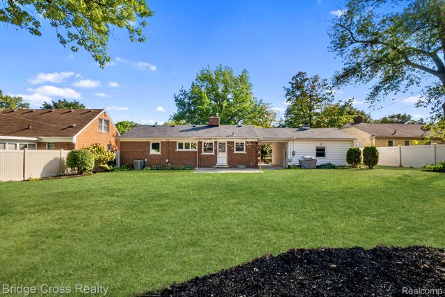 2614 Essex Street, Royal Oak, MI 48073