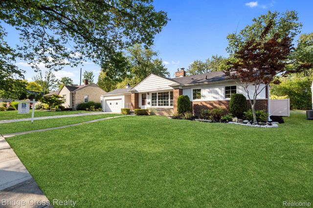 2614 Essex Street, Royal Oak, MI 48073