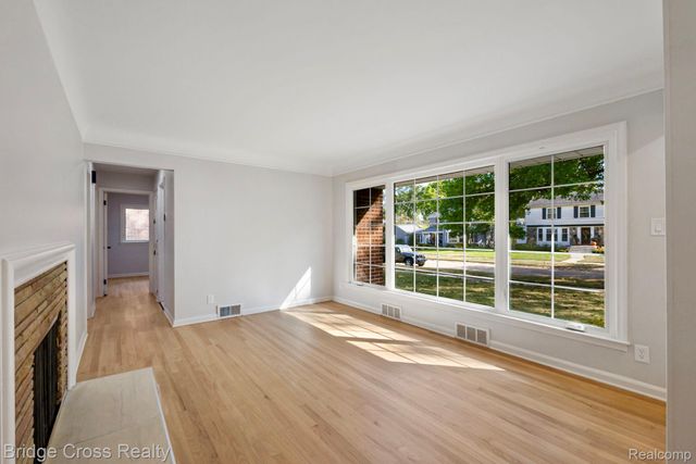 2614 Essex Street, Royal Oak, MI 48073