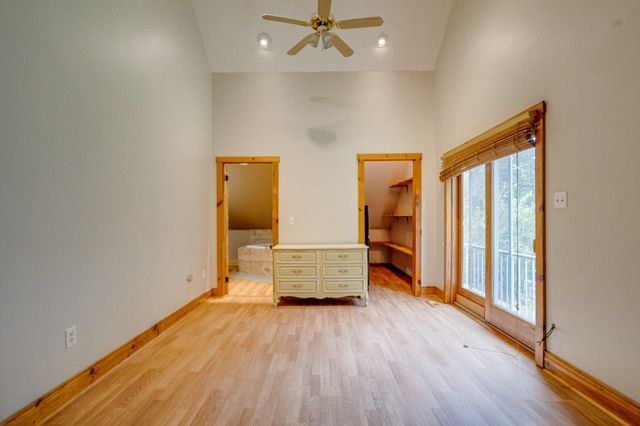 10 CLUBHOUSE RD, Delta, PA 17314