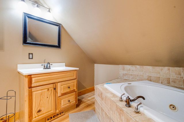 10 CLUBHOUSE RD, Delta, PA 17314