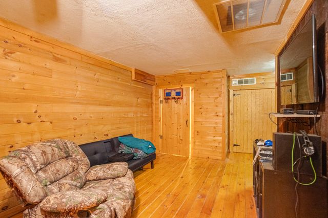 10 CLUBHOUSE RD, Delta, PA 17314