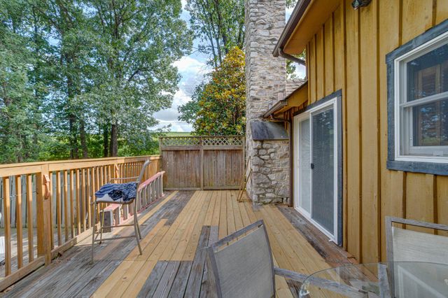 10 CLUBHOUSE RD, Delta, PA 17314