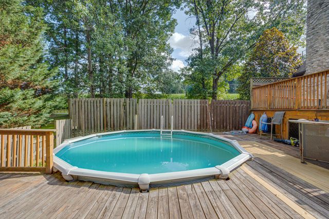 10 CLUBHOUSE RD, Delta, PA 17314
