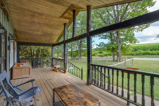 10 CLUBHOUSE RD, Delta, PA 17314