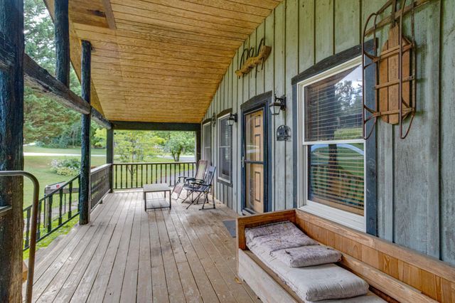 10 CLUBHOUSE RD, Delta, PA 17314