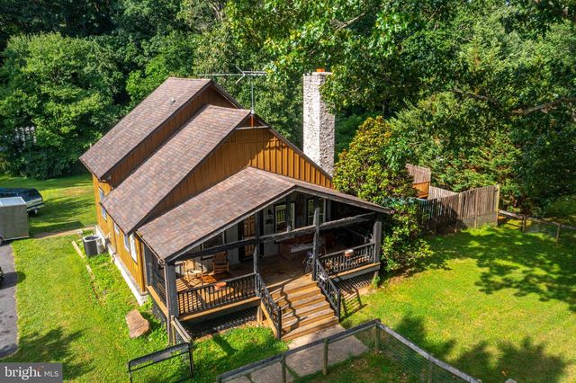 10 CLUBHOUSE RD, Delta, PA 17314