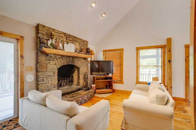 10 CLUBHOUSE RD, Delta, PA 17314