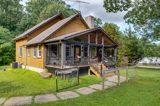 10 CLUBHOUSE RD, Delta, PA 17314