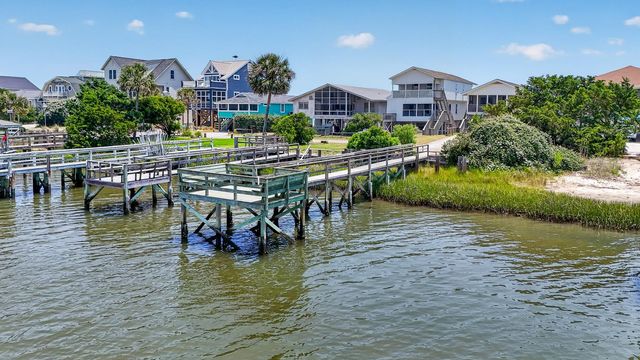 760 Springs Ave., Pawleys Island, SC 29585