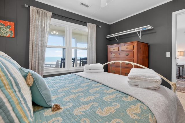 760 Springs Ave., Pawleys Island, SC 29585
