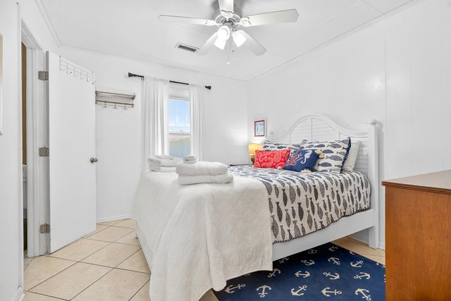 760 Springs Ave., Pawleys Island, SC 29585