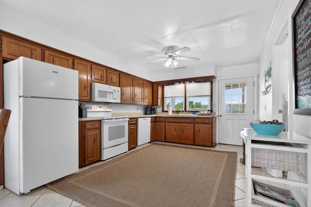 760 Springs Ave., Pawleys Island, SC 29585