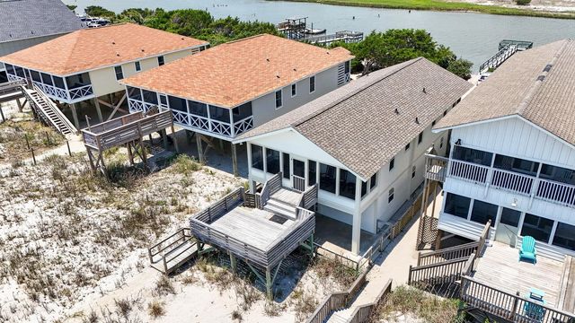 760 Springs Ave., Pawleys Island, SC 29585