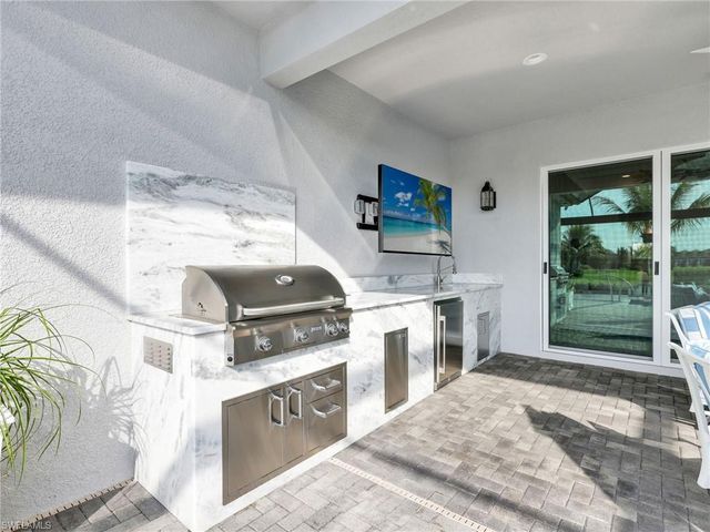 12056 Oleander AVE, Naples, FL 34120