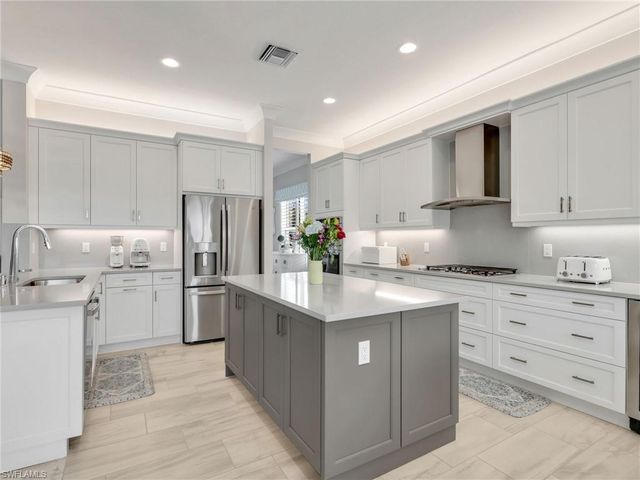 12056 Oleander AVE, Naples, FL 34120