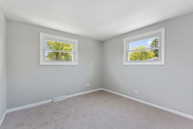 2711 Lancaster Drive, Markham, IL 60428