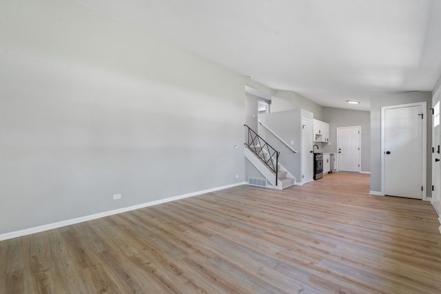 2711 Lancaster Drive, Markham, IL 60428