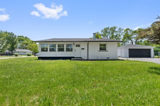 2711 Lancaster Drive, Markham, IL 60428