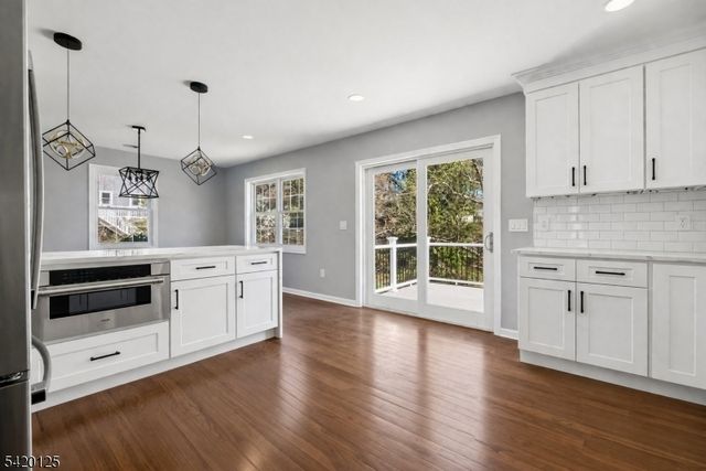 246 Fawn Rdg, Mountainside Boro, NJ 07092