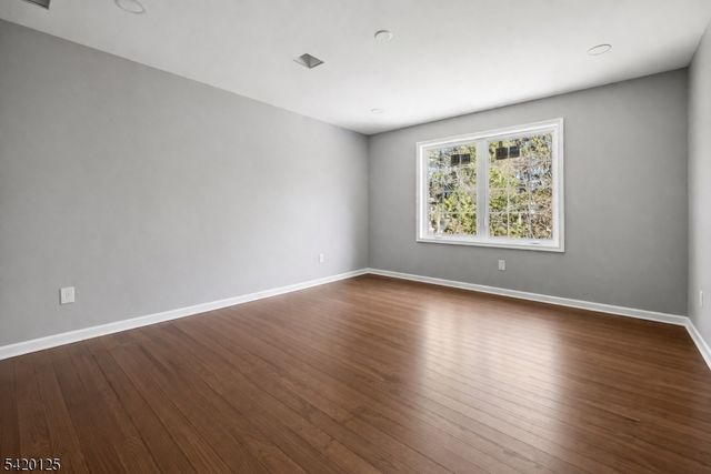 246 Fawn Rdg, Mountainside Boro, NJ 07092
