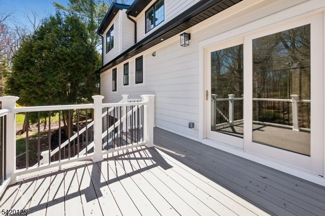 246 Fawn Rdg, Mountainside Boro, NJ 07092