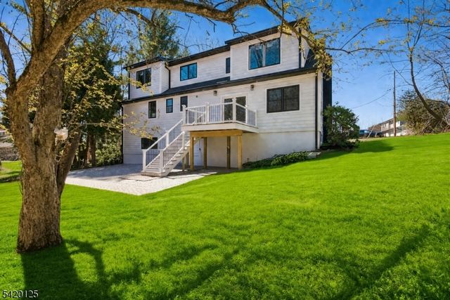 246 Fawn Rdg, Mountainside Boro, NJ 07092