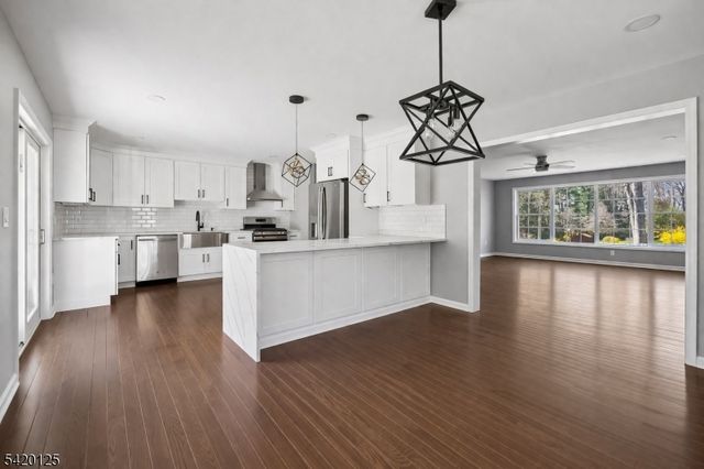 246 Fawn Rdg, Mountainside Boro, NJ 07092