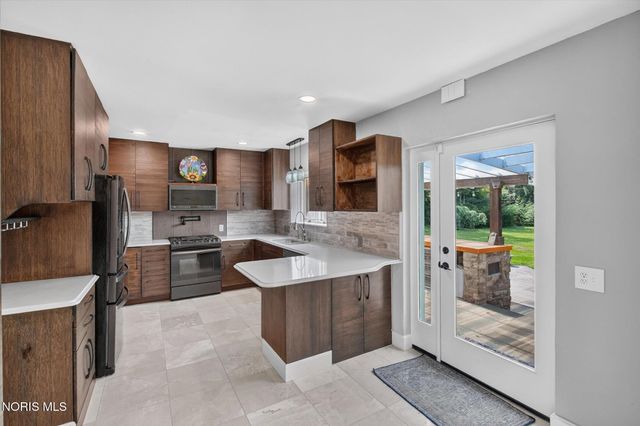 4545 Indian Road, Ottawa Hills, OH 43615