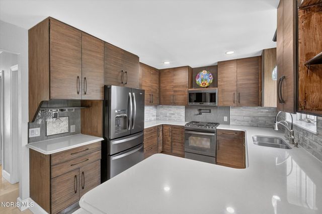 4545 Indian Road, Ottawa Hills, OH 43615