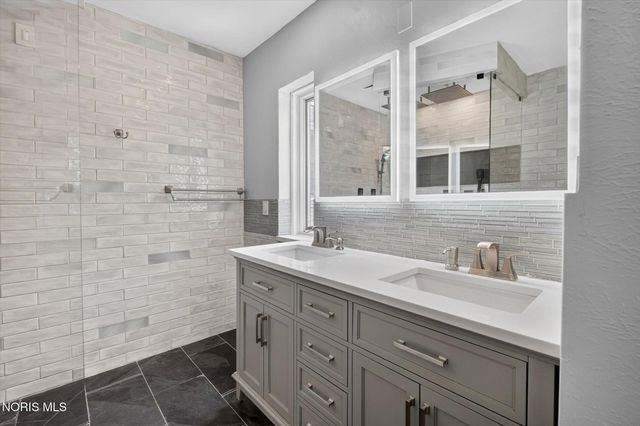 4545 Indian Road, Ottawa Hills, OH 43615