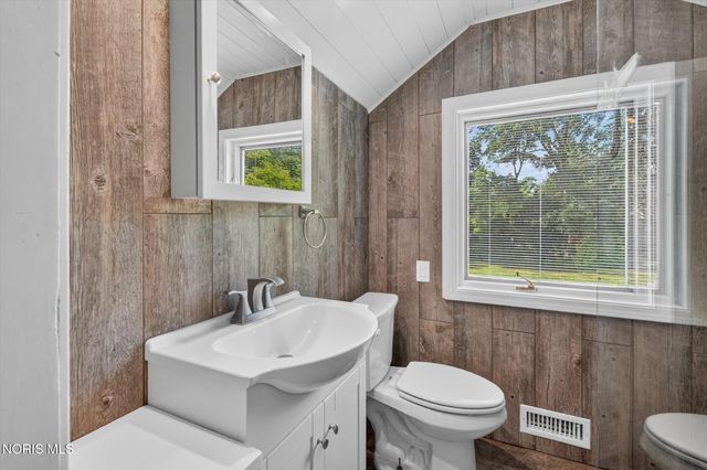 4545 Indian Road, Ottawa Hills, OH 43615