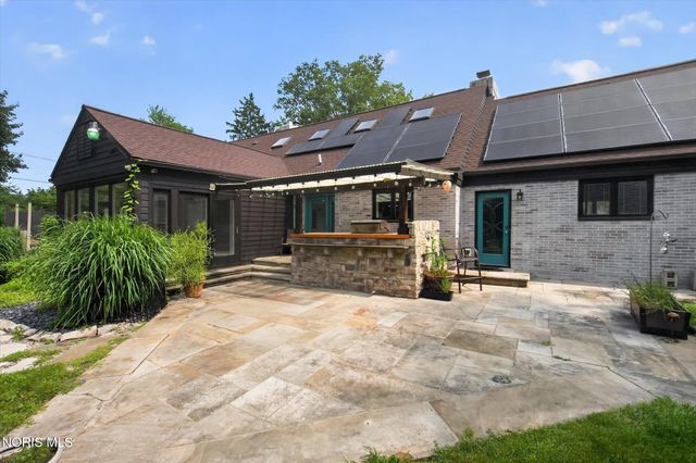 4545 Indian Road, Ottawa Hills, OH 43615