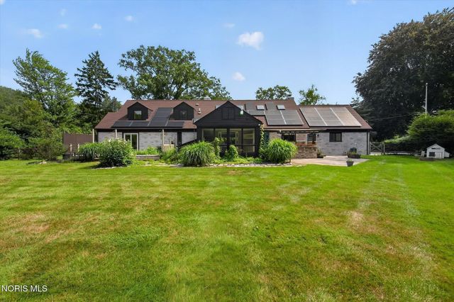 4545 Indian Road, Ottawa Hills, OH 43615