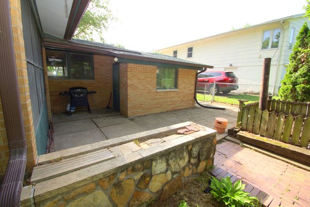 2838 KELLING Street, Davenport, IA 52804