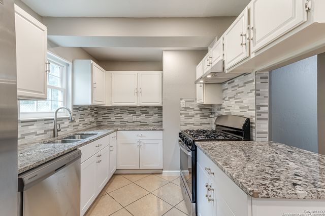 555 PATRICIA, San Antonio, TX 78216