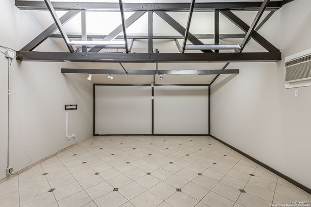 555 PATRICIA, San Antonio, TX 78216