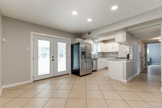 555 PATRICIA, San Antonio, TX 78216