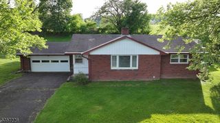 14 Mcentee Rd, Holland Twp., NJ 08848