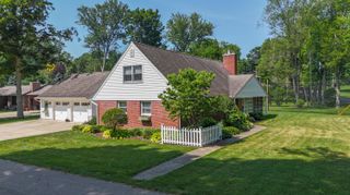 21687 Shiawassee Drive, Cassopolis, MI 49031