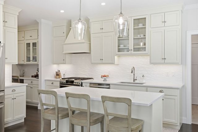45 Cranberry Farm Rd, Plymouth, MA 02360