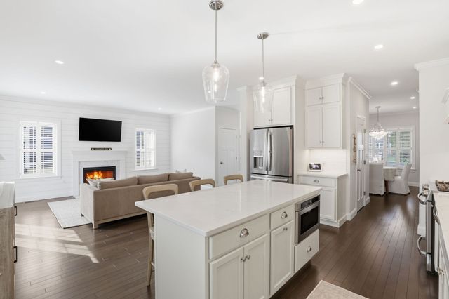 45 Cranberry Farm Rd, Plymouth, MA 02360