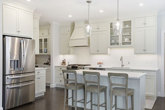 45 Cranberry Farm Rd, Plymouth, MA 02360
