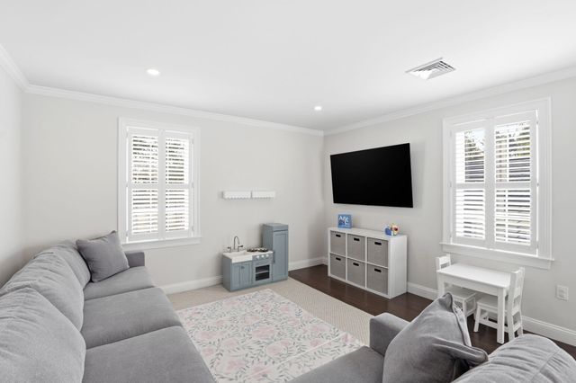 45 Cranberry Farm Rd, Plymouth, MA 02360