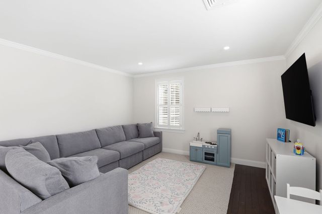 45 Cranberry Farm Rd, Plymouth, MA 02360