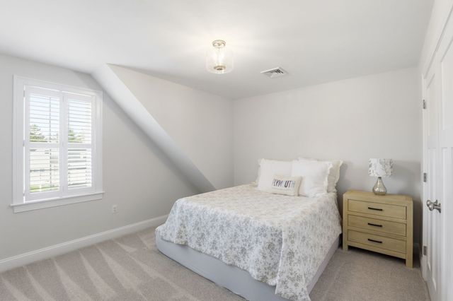 45 Cranberry Farm Rd, Plymouth, MA 02360