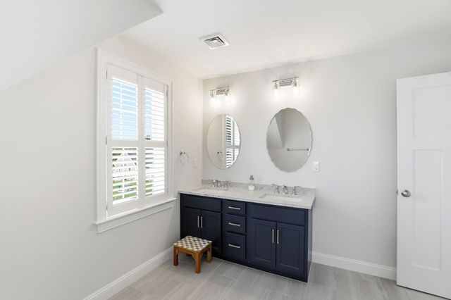 45 Cranberry Farm Rd, Plymouth, MA 02360