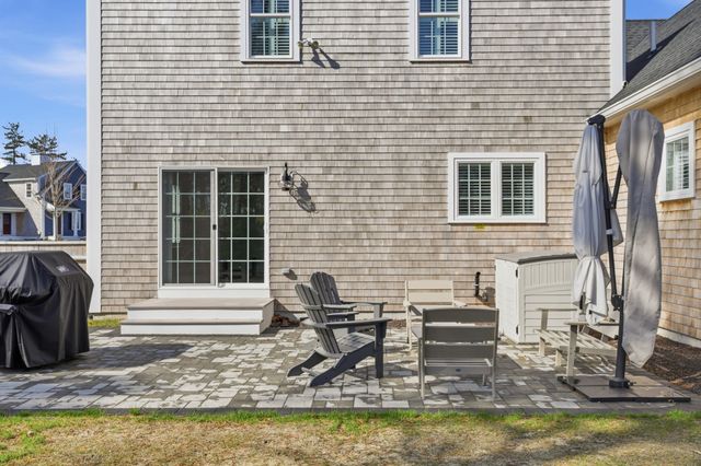 45 Cranberry Farm Rd, Plymouth, MA 02360