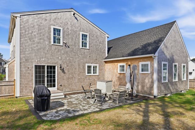 45 Cranberry Farm Rd, Plymouth, MA 02360