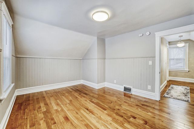 2624 35th Avenue S, Minneapolis, MN 55406